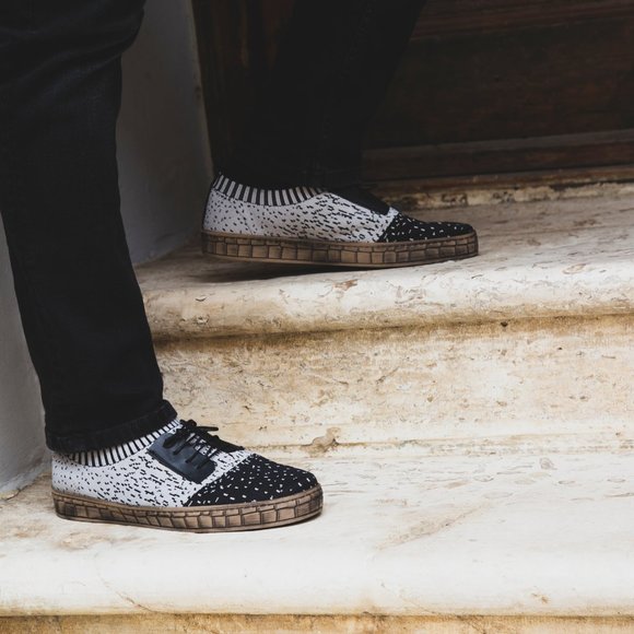 HYKEE Men’s Breathable Lightweight Casual Shoe - Picture 8 of 8